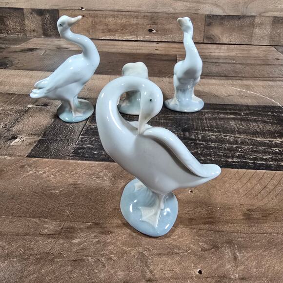 Lladro Little Duck Figurines - Set of 4 - Perfect Condition! - Picture 14 of 16